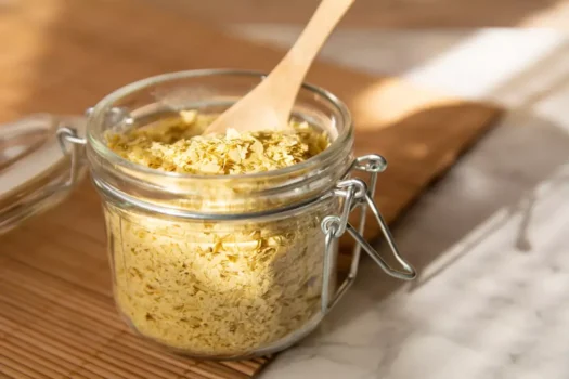 Lievito Alimentare: Proprietà Nutrizionali e usi nella Cucina Vegana
