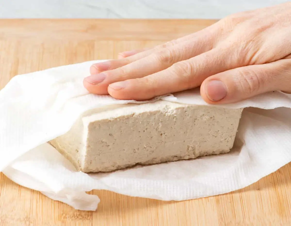 Come pressare il tofu senza pressa