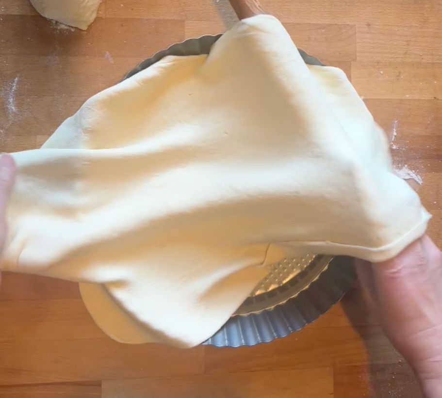 stendi l'impasto su una tortiera
