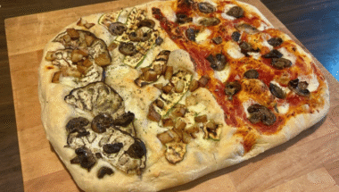 Pizza in teglia fatta in casa a lunga lievitazione