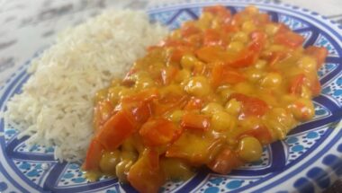 Curry di ceci e peperoni al latte di cocco