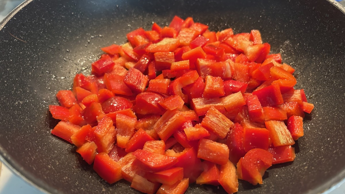 Comincia la cottura in padella per avere più sapore