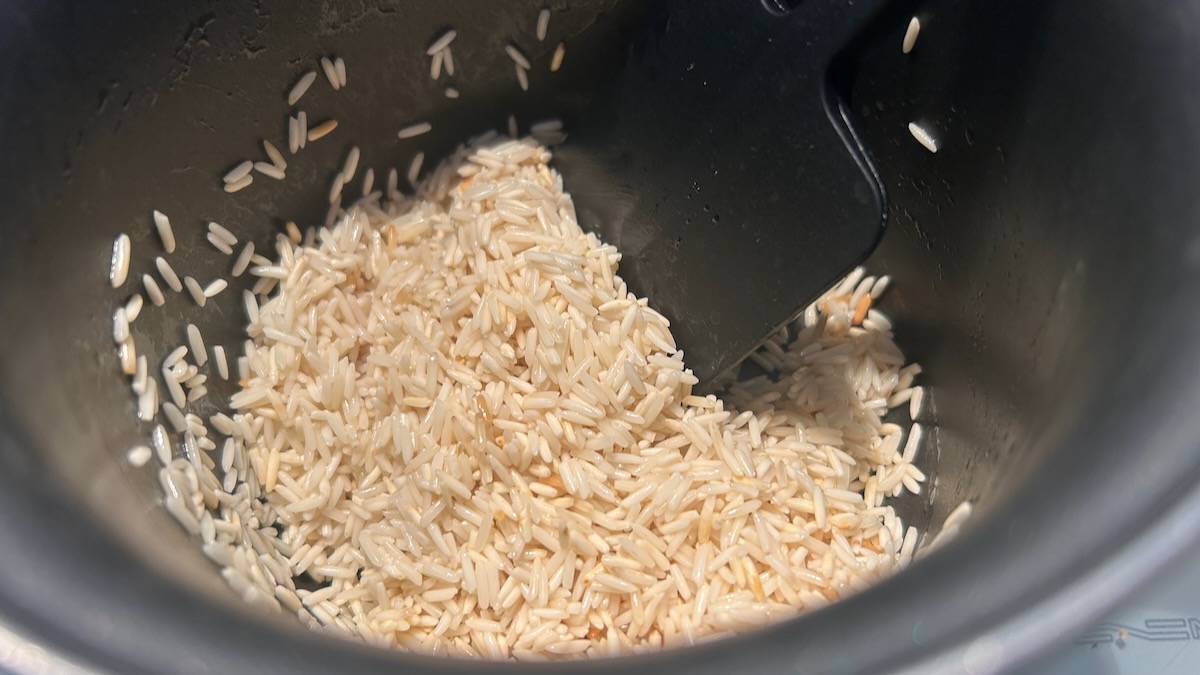 Riso tostato in padella