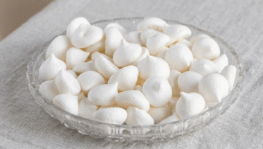 Meringhe vegane con acquafaba perfette: croccanti e stabili
